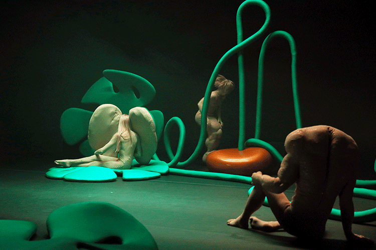 LES MERVEILLES Conception, mise en scène, sculptures Yvan Cledat et Coco Petitpierre,